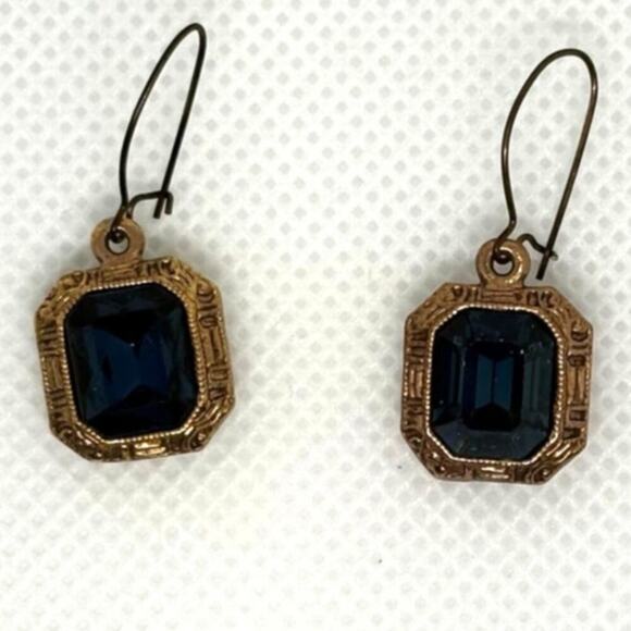 Vintage‎ Earrings Dangle Gold Tone Blue Glass Stone Engraved Filigree - Picture 1 of 6
